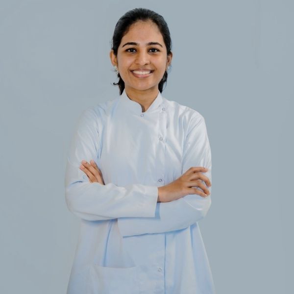 DRMEDASANI ROSHNY 1 truewhite DRMEDASANI ROSHNY