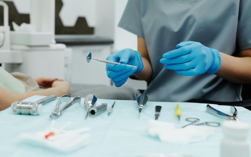 True White Dental Accessing  Cleaning the Canals